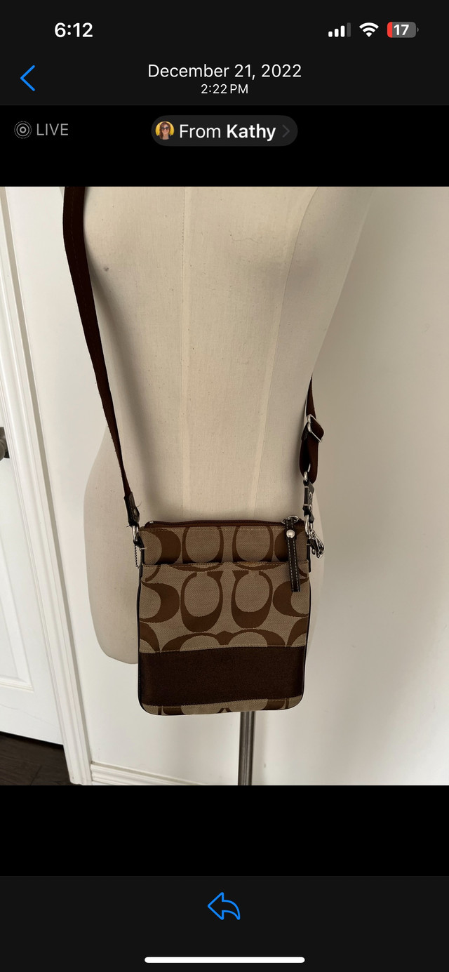 Authentic Coach Cross Body Bag  in Women's - Bags & Wallets in Markham / York Region - Image 3