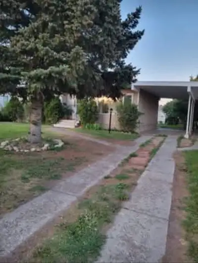 3 bedrooms 2 bath main floor for rent