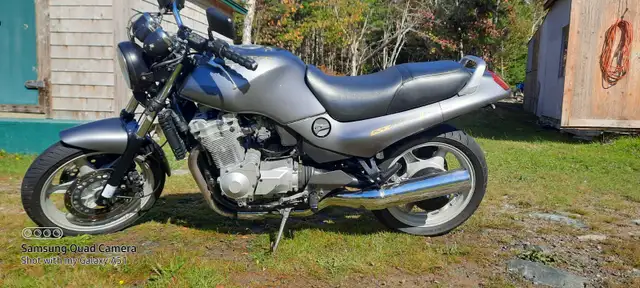 1993 Suzuki gsx1100 g in Sport Touring in Dartmouth - Image 2