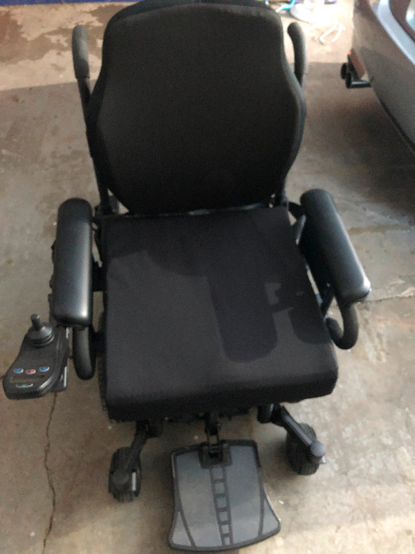 Electric wheelchair new never used in Health & Special Needs in Belleville - Image 2