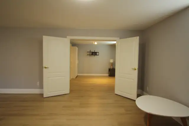 Nicely renovated  basement unit in Thornhill in Long Term Rentals in Markham / York Region - Image 7