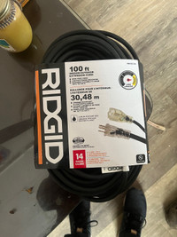 100 foot indoor/outdoor extension cord 