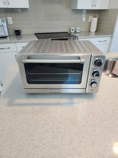 Cuisinart toaster oven and broiler in perfect new condition. $55 obo call or text 306-850-6375