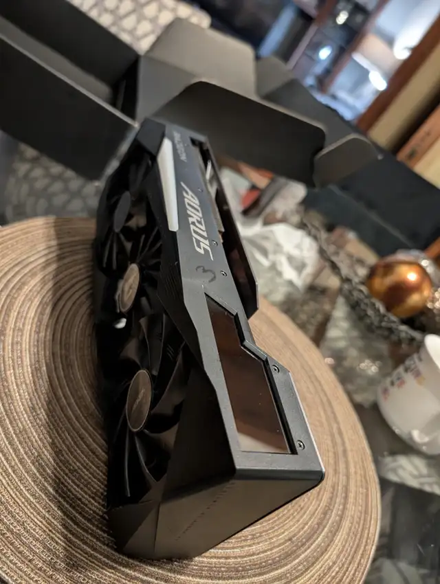 AORUS AMD Radeon RX 6800 16GB GDDR6 Graphics Card in System Components in Kitchener / Waterloo - Image 5