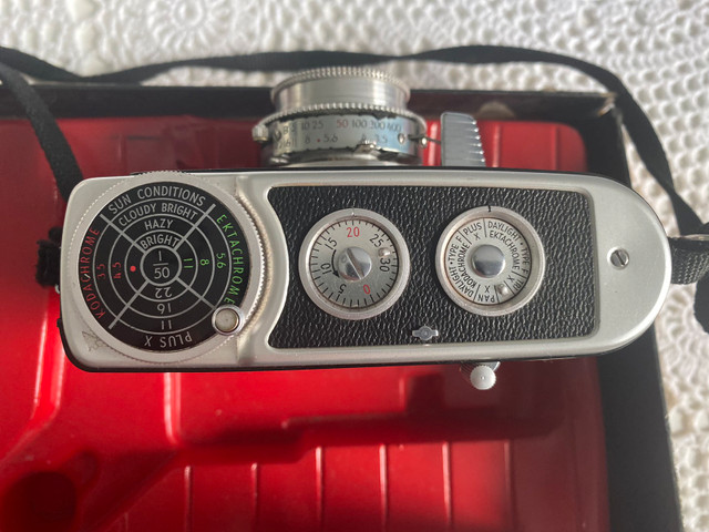 Vintage 35mm Kodak Signet 40 Camera Leather Case - Original Box in Cameras & Camcorders in North Bay - Image 2