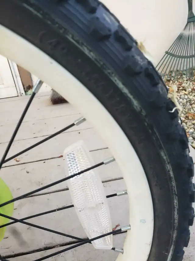 Huffy Tinker Bell 18” Kids Bike – Good Condition in Kids in Edmonton - Image 4