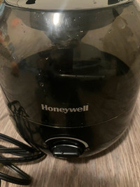 Honeywell Mini Mist Cool Mist Humidifier, Black