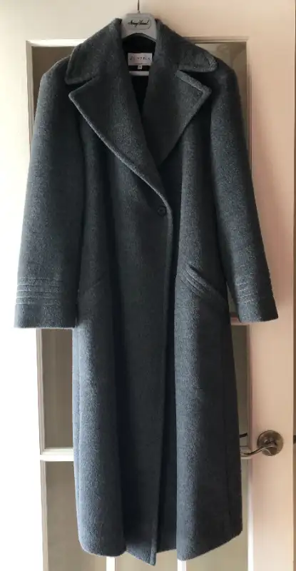Zenobia Grey Virgin Wool Coat in Women's - Tops & Outerwear in City of Montréal - Image 2