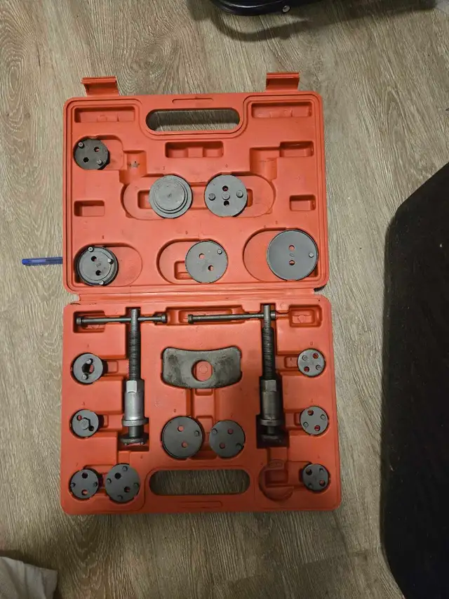 Mastercraft Pneumatic and Mechanical Tool Set531197332302735361