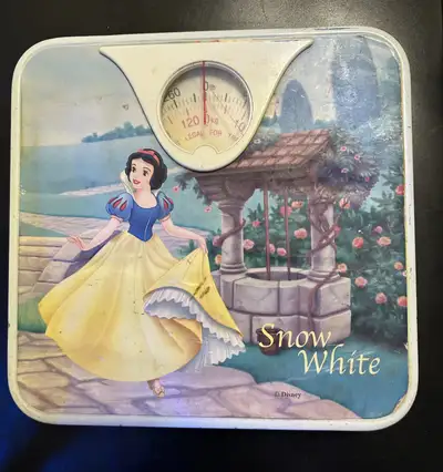 Bathroom Scale, perfect for tracking your weight with accuracy and style! Used, in good condition. $...