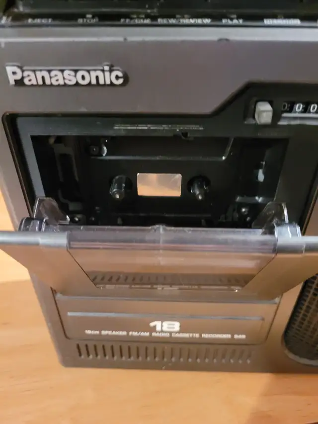 RADIO CASSETTE PANASONIC RQ-548S / VINTAGE in Arts & Collectibles in Laurentides - Image 11