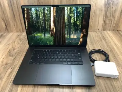 MINT MacBook Pro 16" (M4 Max) | 48GB RAM | 2TB SSD | Space Black, View more