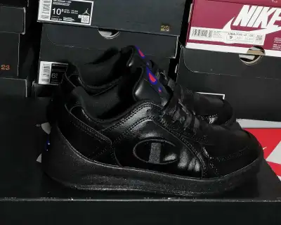 CHAMPION COURT TRIPLE BLACK WOMEN US SIZE 7 GREAT COND, View more