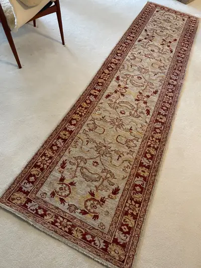 Authentic Persian Wool Runner rug/Carpet - Chobi, hand made in Pakistan - 31"x121" - in good conditi...