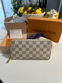 Louis Vuitton “Zippy” Wallet