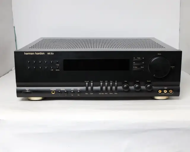 Harman Kardon AVR 2011 Stereo Receiver Phono Input $175.00 in Stereo Systems & Home Theatre in Markham / York Region - Image 2