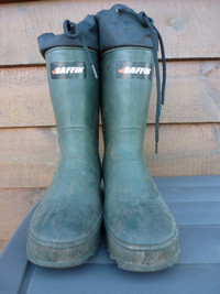 Baffin Men Size 9 boot.