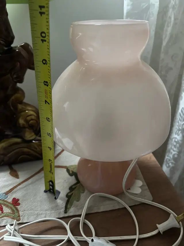 pink vintage mushroom light in Indoor Lighting & Fans in Mississauga / Peel Region - Image 5