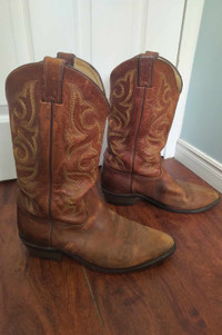 Men's Justin Cowboy Boots size 11.5   Shediac N.B.