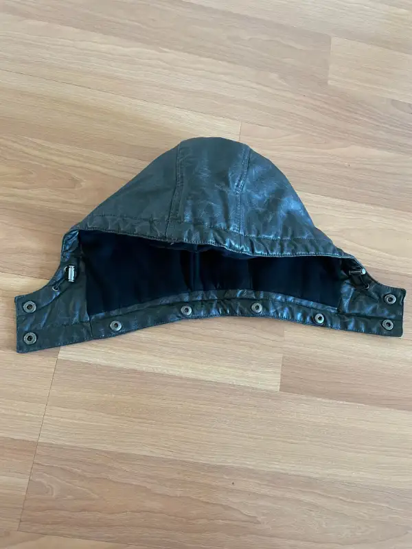 Guess Leather Jacket in Men's in Edmonton - Image 9