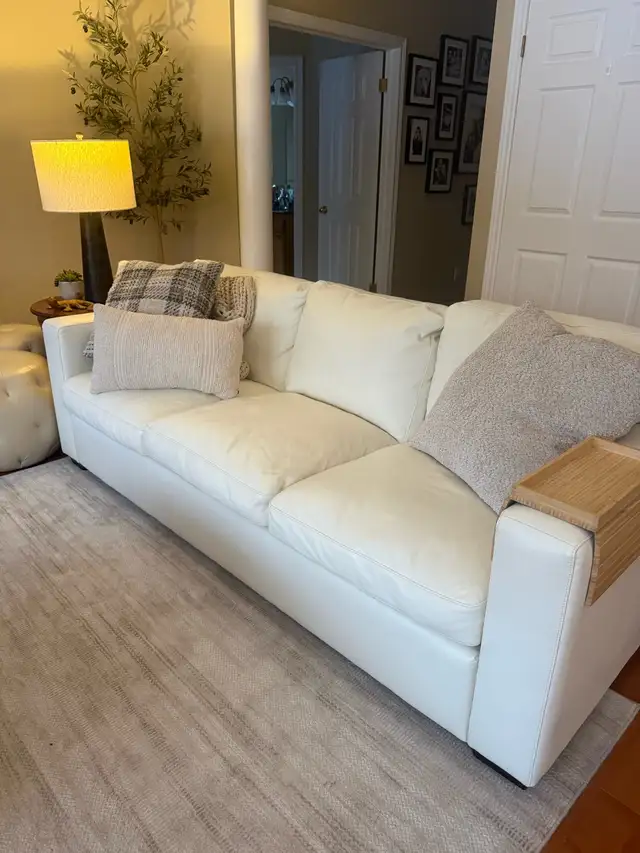 Pallisar full grain leather sofa. in Couches & Futons in Kitchener / Waterloo - Image 4