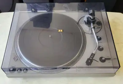 TECHNICS SL-1600 TURNTABLE ( PLEASE READ ), View more