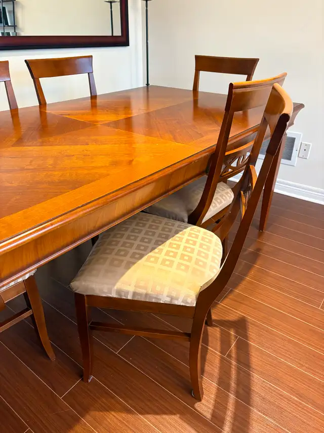 Italian dinning table and chairs with buffet cabinet in Dining Tables & Sets in Markham / York Region - Image 6