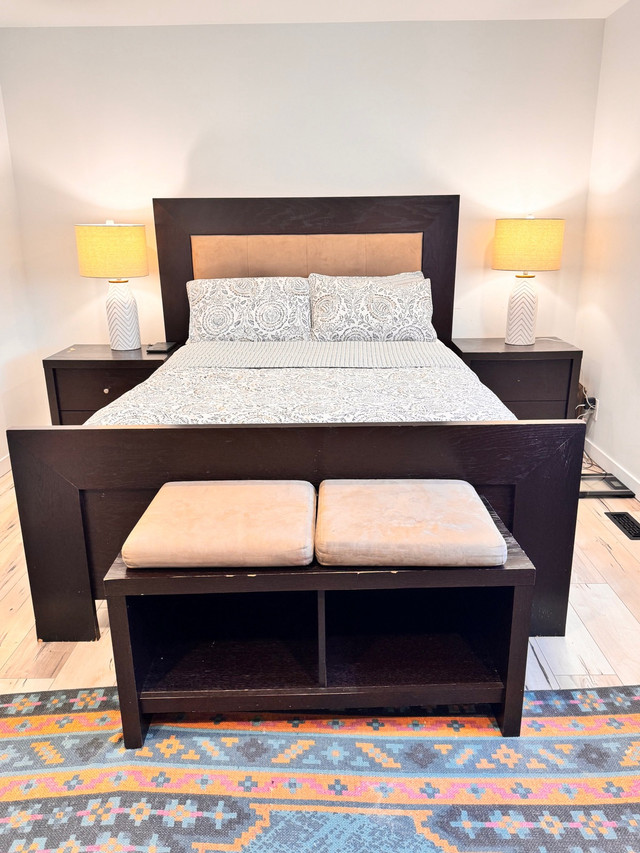 Bedroom set - Queen size  in Beds & Mattresses in Winnipeg