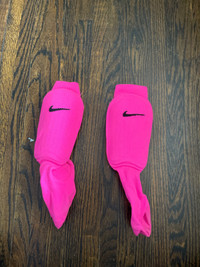  Free youth soccer socks with chin pads