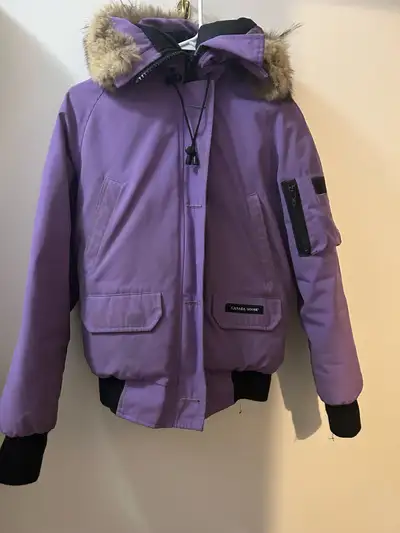 Manteau Canada Goose Chilliwack authentique de taille Small pour femme couleur mauve En super état a...