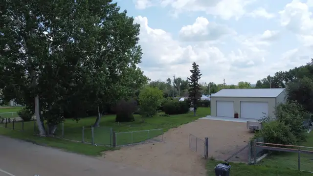 Property for sale With new 32x 40 Garage