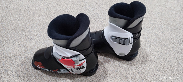 Tecno Pro Kids size 223 mm Ski Boots, Mondo Size 18.5 in Ski in Markham / York Region - Image 3