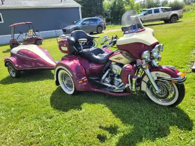 Get ready to hit the open road with this stunning 2007 Harley-Davidson Trike, complete with a matchi...