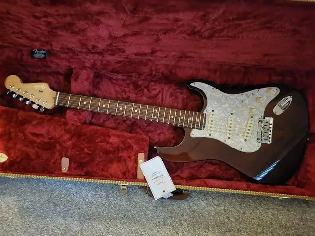 NEW FENDER AMERICAN DESIGN FSR STRATOCASTER LIMITED EDITION in Guitars in Windsor Region - Image 2