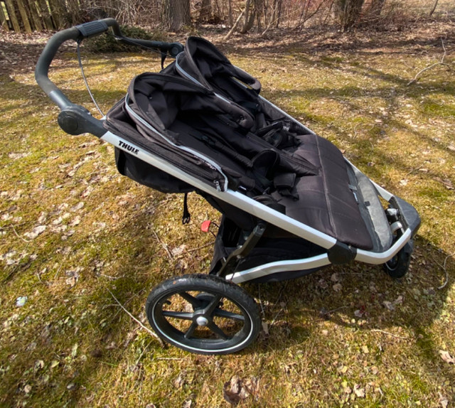 Thule Urban Glide 2 double stroller, rain cover, foot muff in Strollers, Carriers & Car Seats in Truro - Image 3