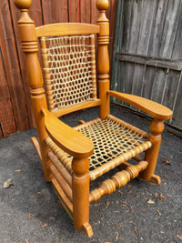 Extra large Oak and Sinue rocking chair