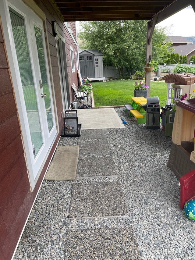 Large 1 bedroom legal suite available immediately in Summerland Long