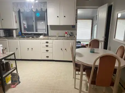 3-season cabin located at Dauphin Beach. 2- bedroom, utility room, bathroom, porch, sunroom. Complet...