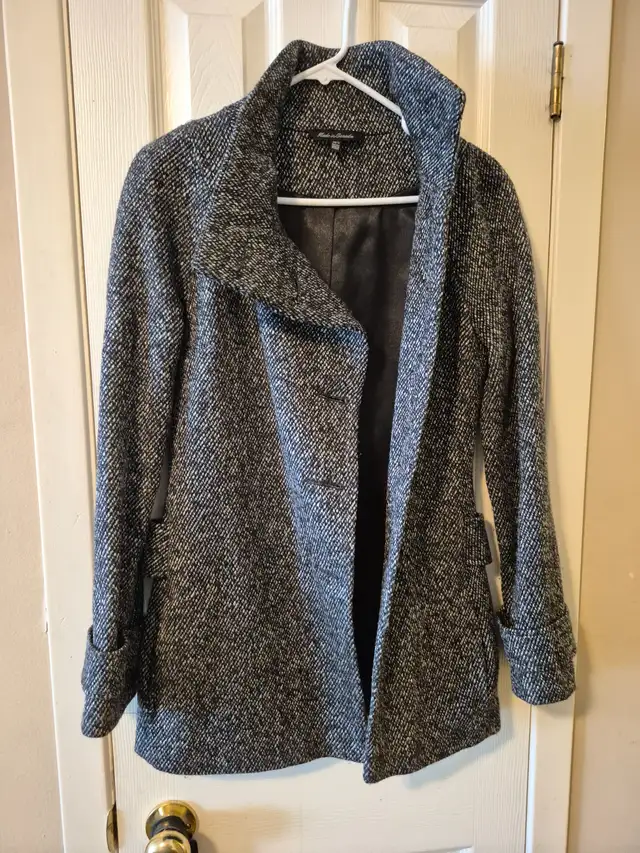 Cute winter jacket in Women's - Tops & Outerwear in Mississauga / Peel Region - Image 7