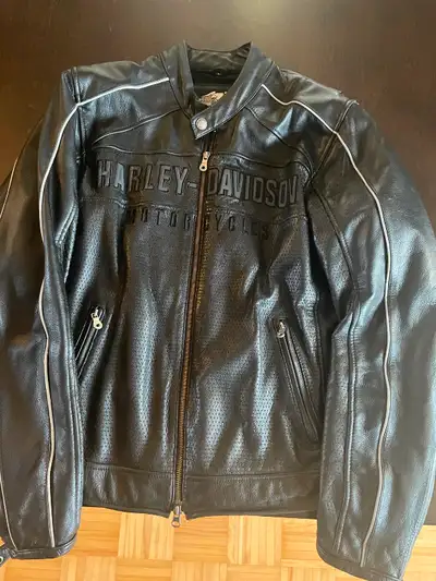 Harley Davidson Men's Leather Jacket with waterproof lining. Blouson en cuir avec doublure imperméab...