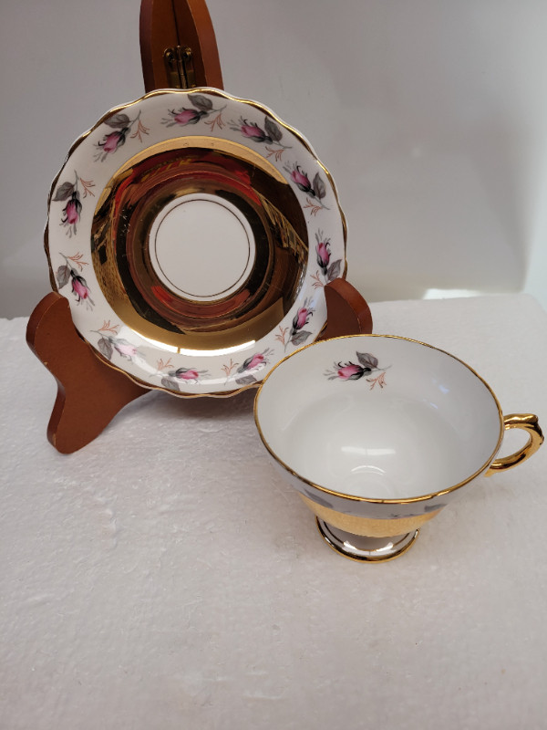 VTG #5124 Footed Rosina Cup & Saucer – Lots of Gold in Arts & Collectibles in Dartmouth - Image 2