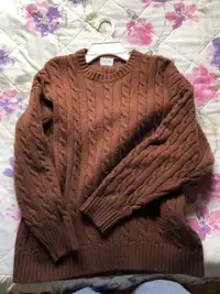 Woman’s Sweater - Aritzia 