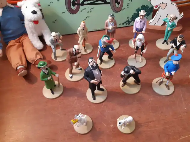 Tintin Figurines Collection officielle lot de 16 figurines  in Arts & Collectibles in Laurentides - Image 5