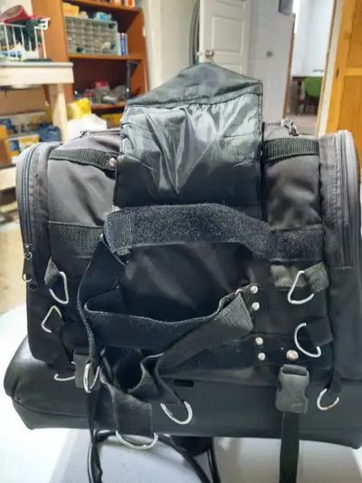2 sacoche souple pour moto une 12x16x12h l, autre 14x12x18h