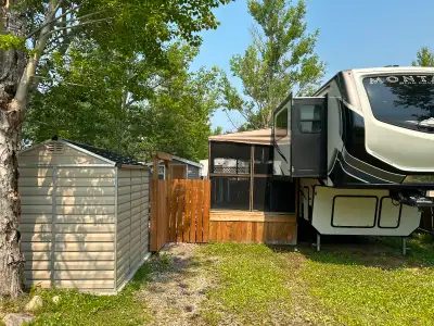 The Ultimate Lake Getaway – Loaded & Ready! Turnkey lake life is calling! This fully developed lease...