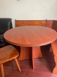 Sining table with 2 chairs