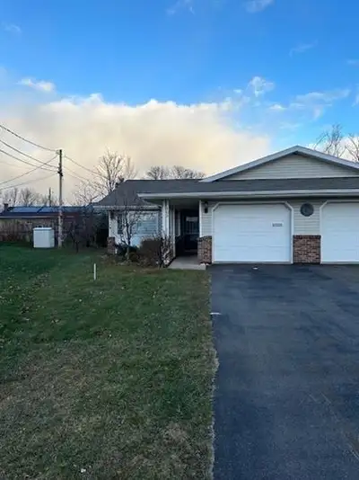 Available Now!!! Red Sands Property Management has available a semi-detached 2 bedroom-1 Bathroom ho...