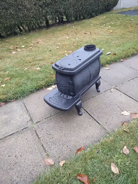 Poele A Bois Box Stove En Fonte Laroche No 25 in Fireplace & Firewood in Thetford Mines - Image 2