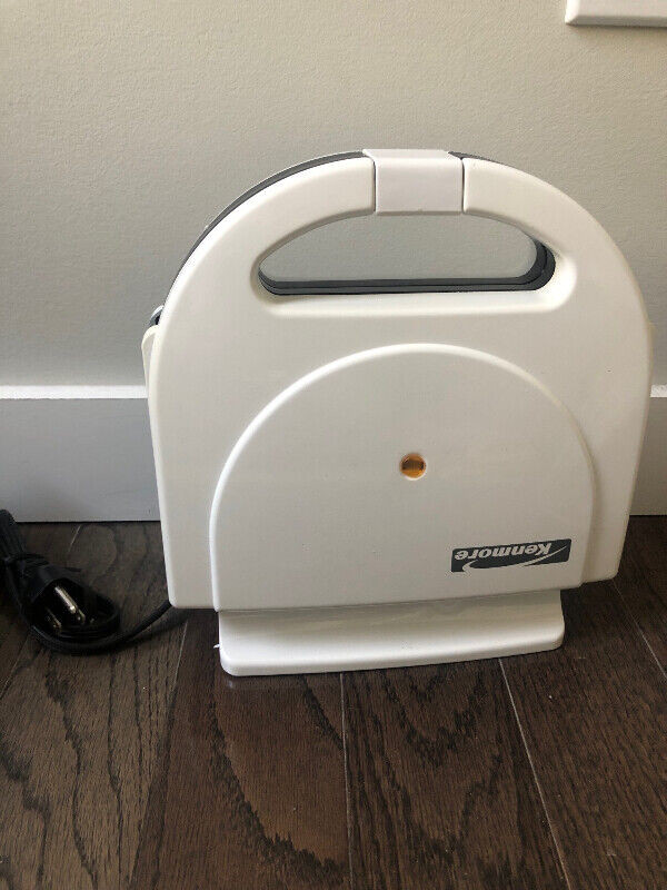 Kenmore Waffle Maker in Toasters & Toaster Ovens in Edmonton - Image 3
