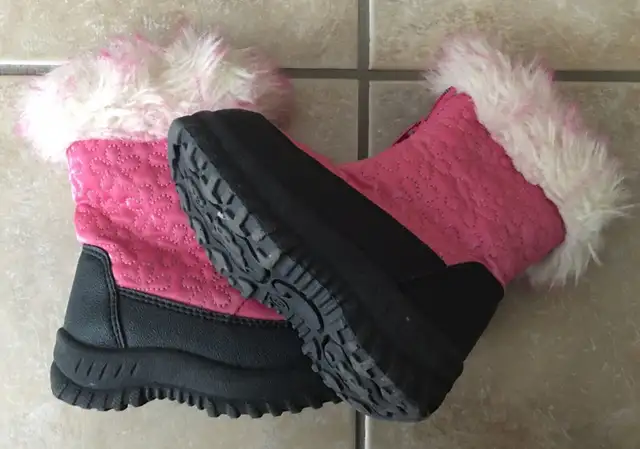 Toddler size 6 winter boots 62864744249986121